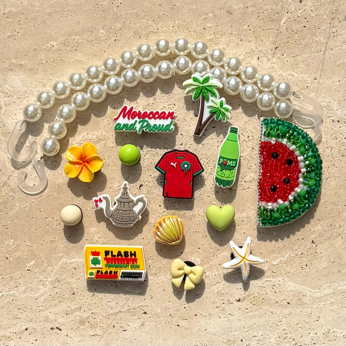 Pack Beldi Fresh – 14 Pin's + Bracelet pour Sabots | Charms Été Marocain, Poms, Pastèque