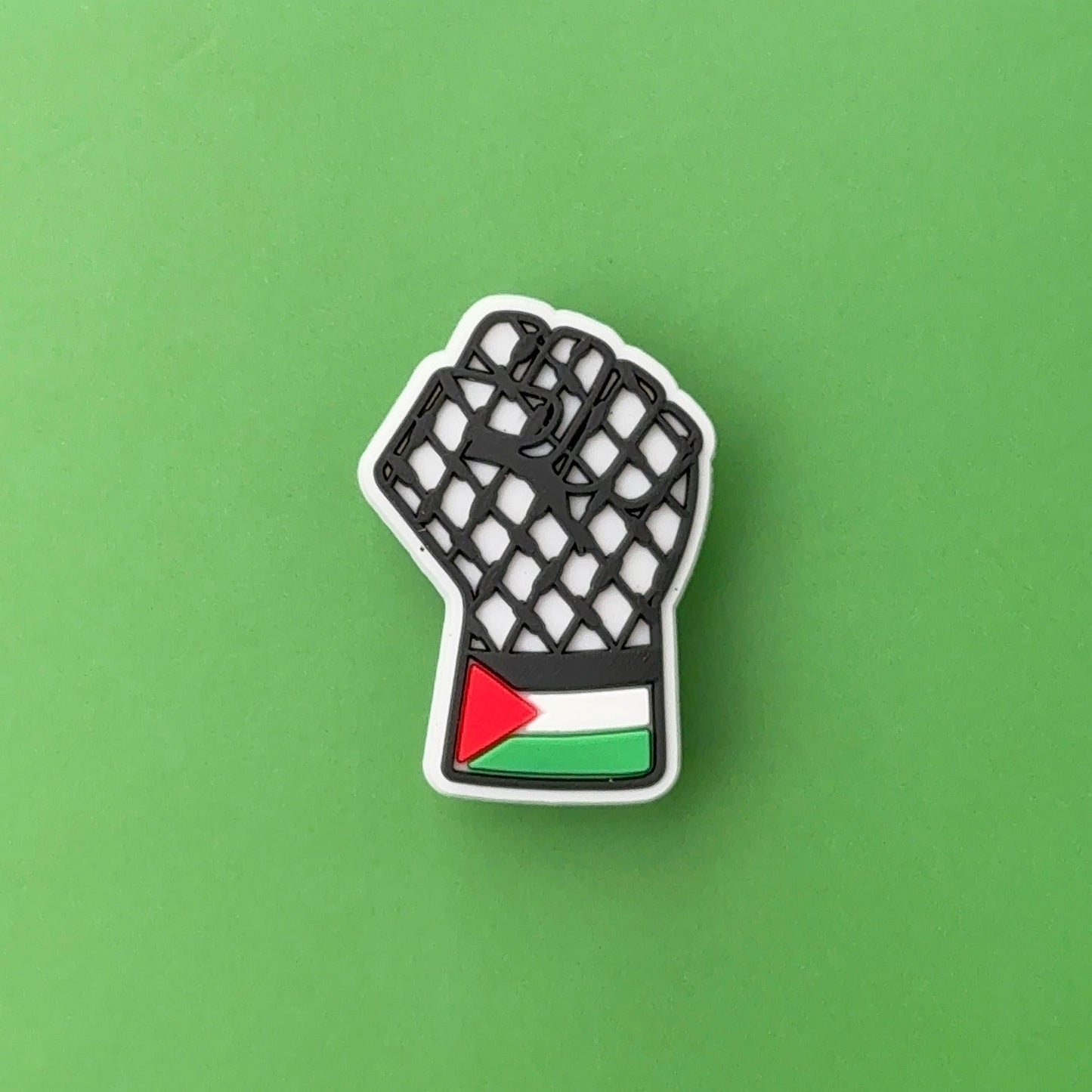 Pin’s Crocs – Poing Palestine